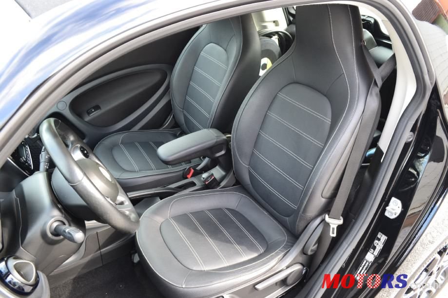 2019' Smart Fortwo Prime Eq photo #4