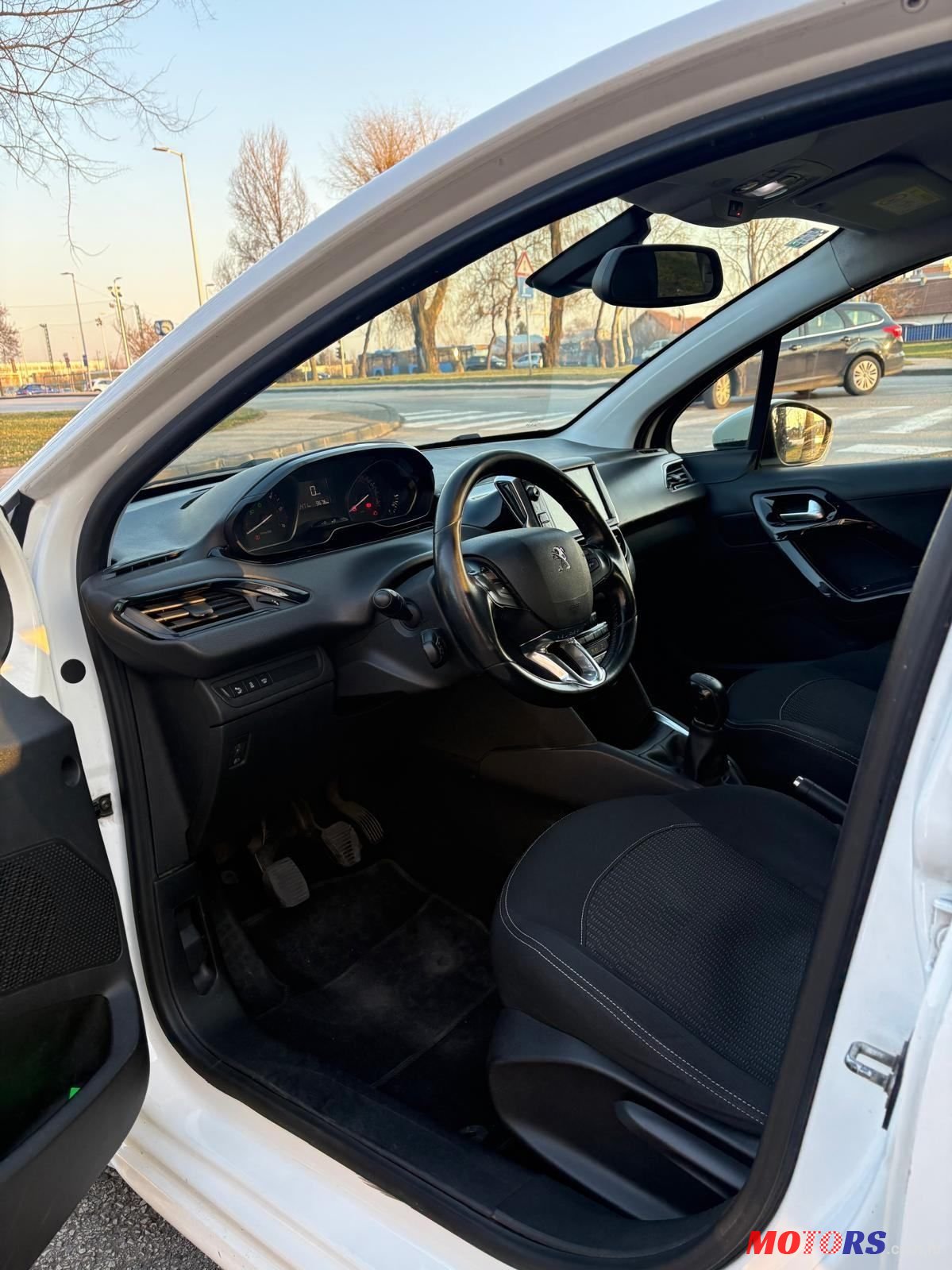 2017' Peugeot 208 1,6 Bluehdi photo #5