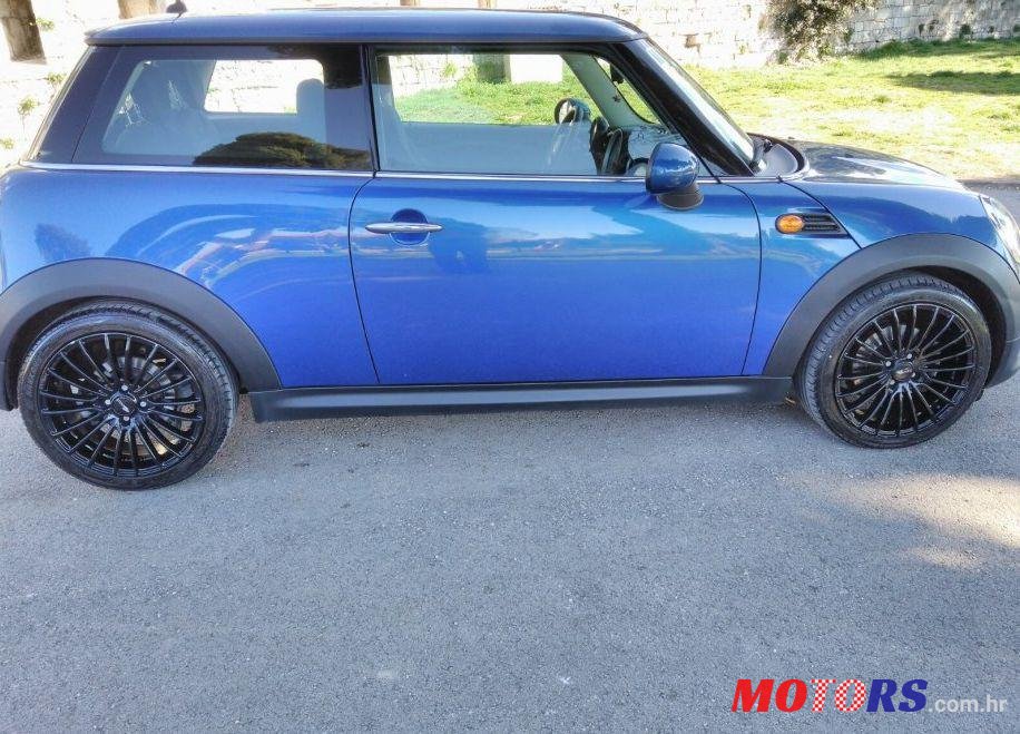 2011' MINI One 1,6 D photo #1