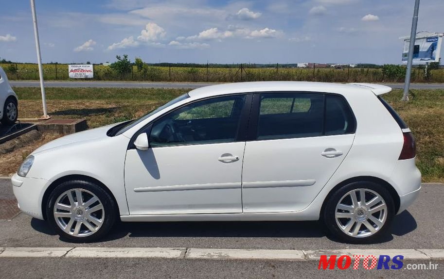 2004' Volkswagen Golf V 2,0 Sdi photo #1