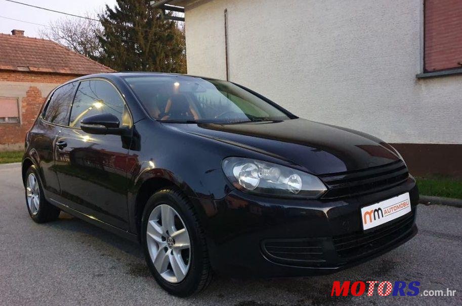 2010' Volkswagen Golf VI 1,6 Tdi photo #1