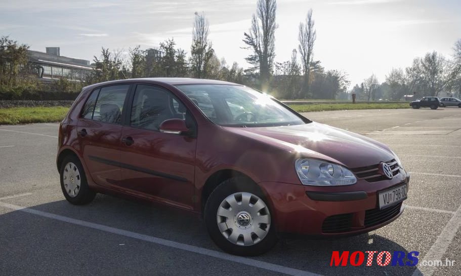 2005' Volkswagen Golf 5 2,0 Sdi photo #1