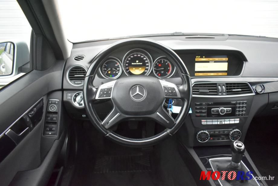 2011' Mercedes-Benz C-Klasa 200 Cdi T-Model photo #4