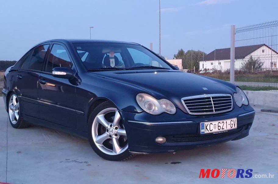 2002' Mercedes-Benz C-Klasa 270 photo #1