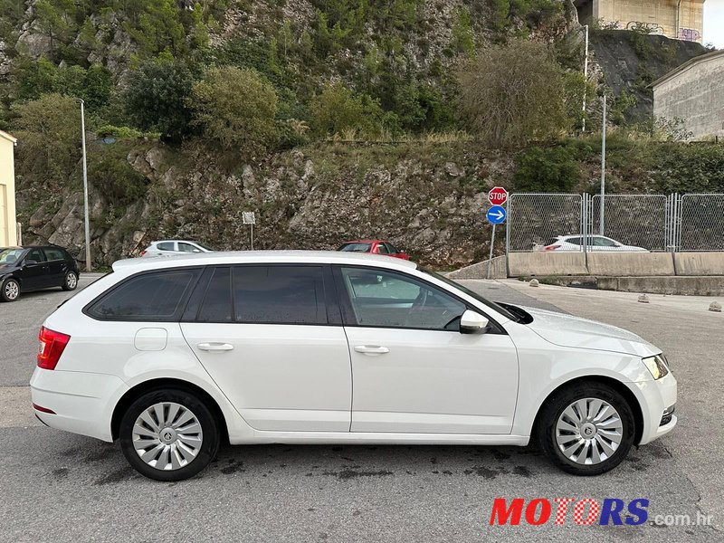 2017' Skoda Octavia Combi photo #6