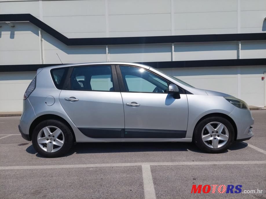 2012' Renault Scenic 1,5 Dci photo #5