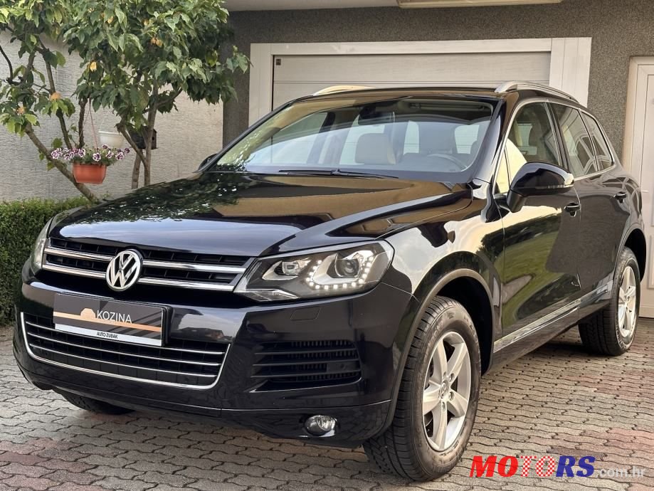 2012' Volkswagen Touareg photo #1