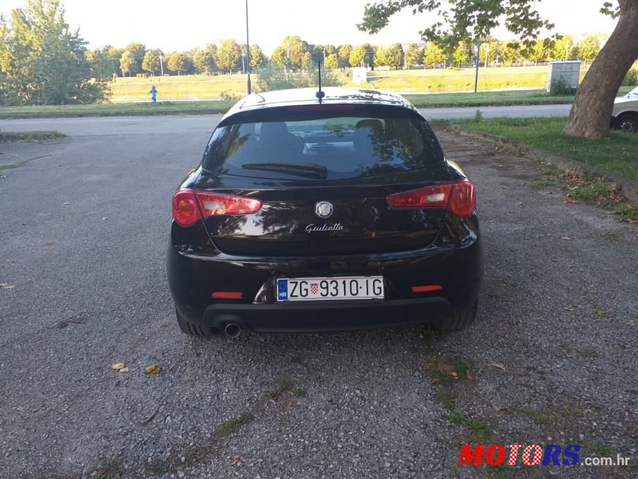 2012' Alfa Romeo Giulietta 1,6 photo #6