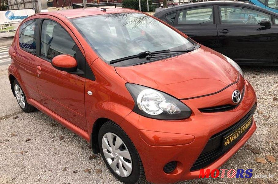 2012' Toyota Aygo 1.0 photo #1