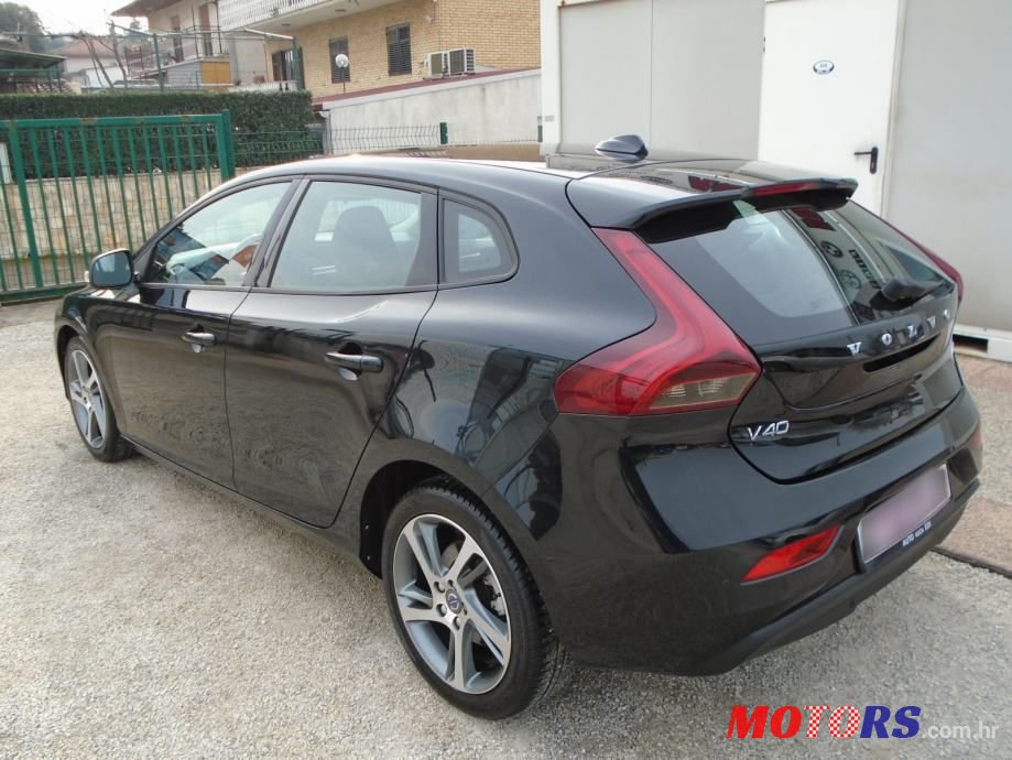 2016' Volvo V40 D2 photo #3