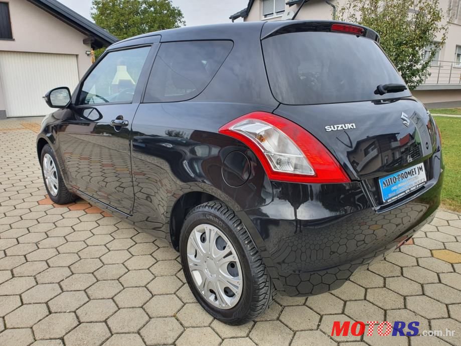 2015' Suzuki Swift photo #4
