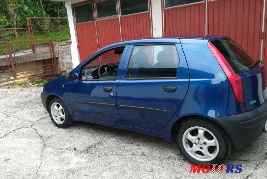 2001' Fiat Punto 1,9 Ds photo #2