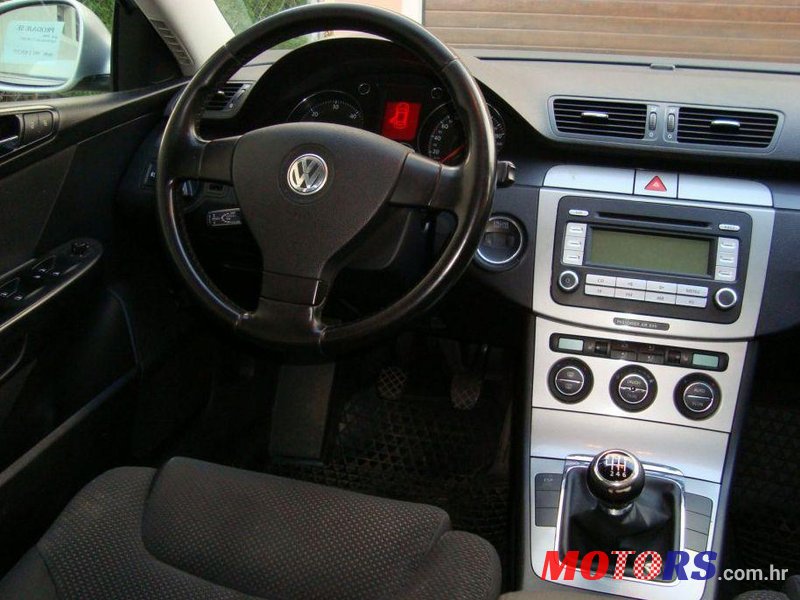 2006' Volkswagen Passat 2,0 TDI photo #3