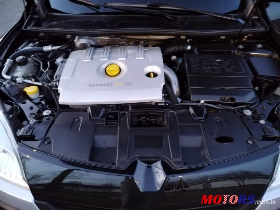 2009' Renault Megane Coupe photo #3