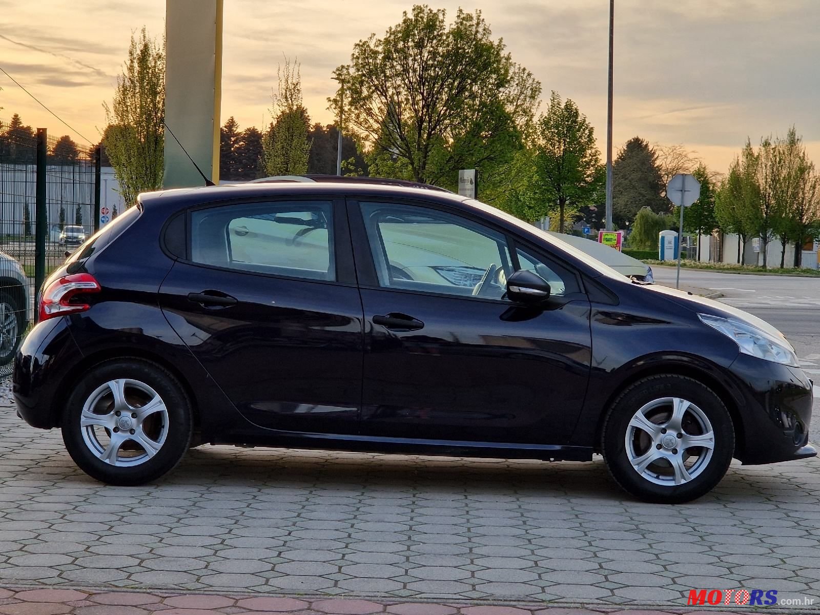 2013' Peugeot 208 1,0 Vti photo #5
