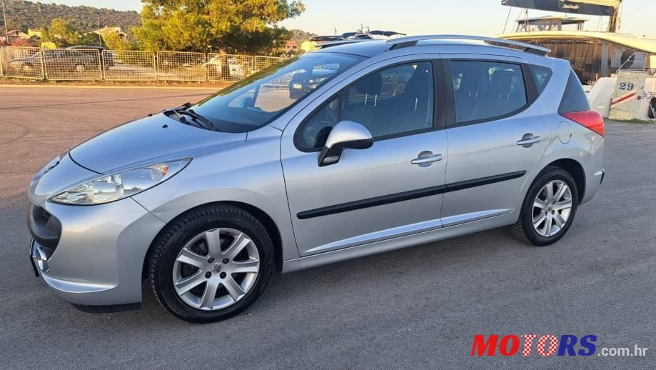 2008' Peugeot 207 Sw photo #2