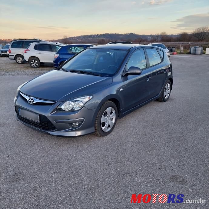 2011' Hyundai i30 1,6 Crdi photo #2