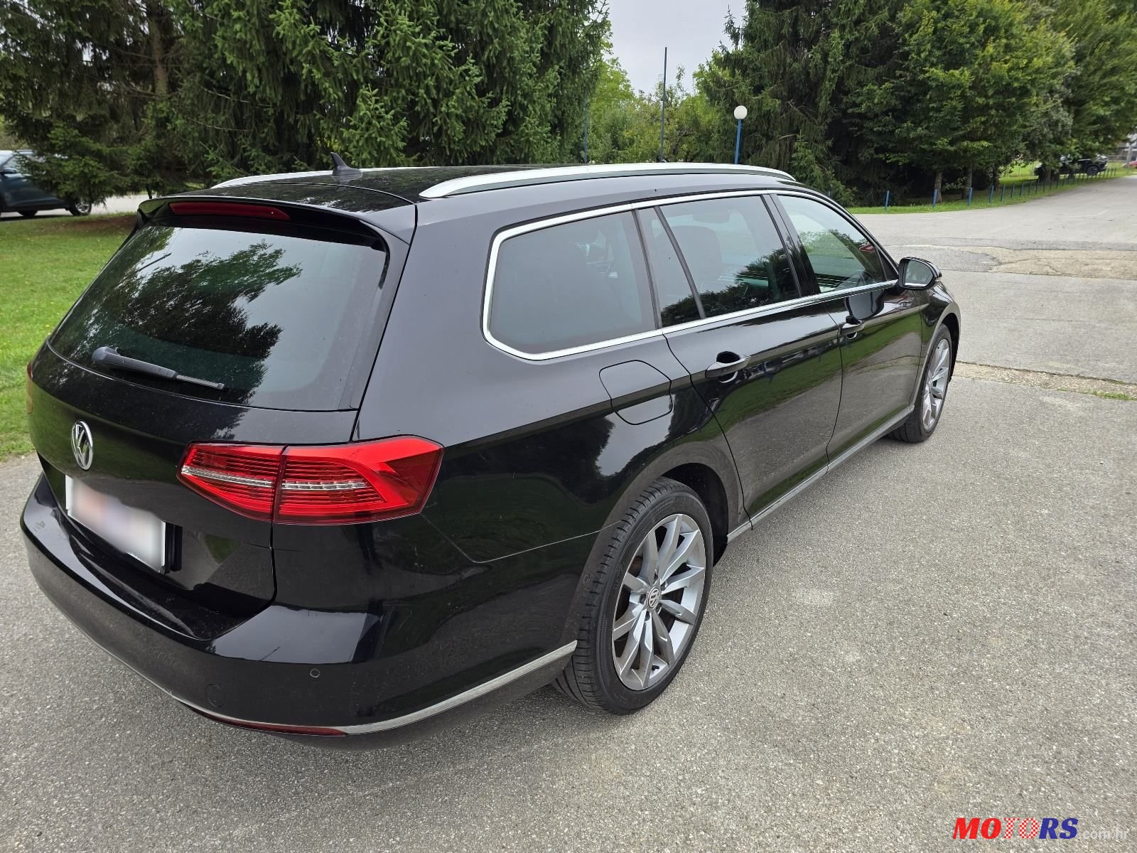 2016' Volkswagen Passat Variant photo #4