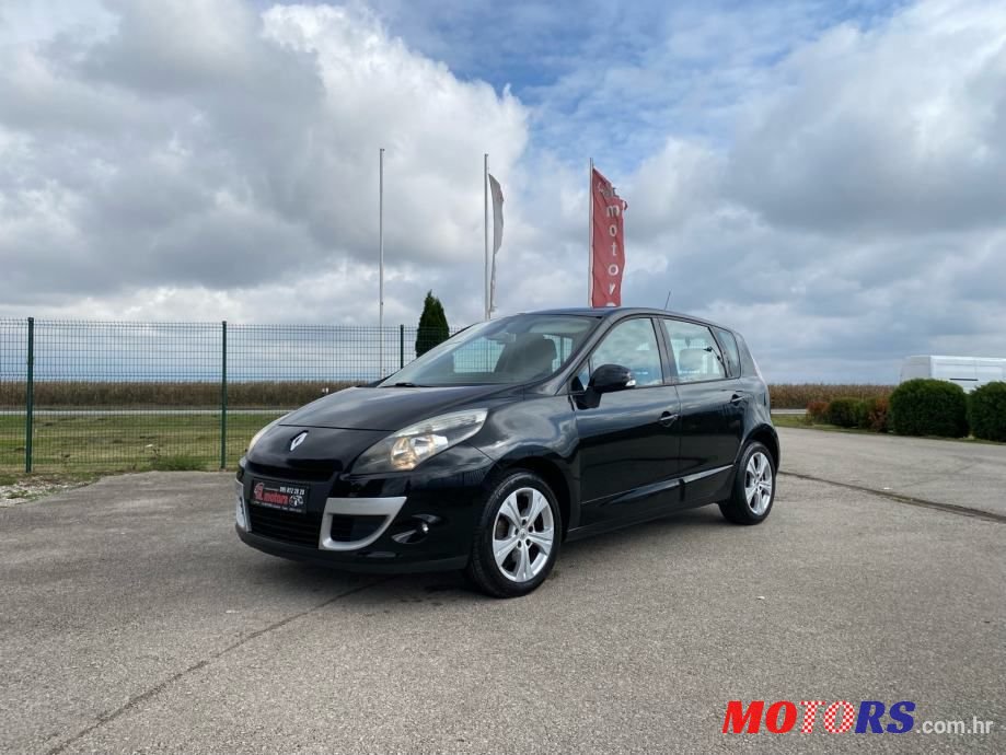 2011' Renault Scenic photo #1