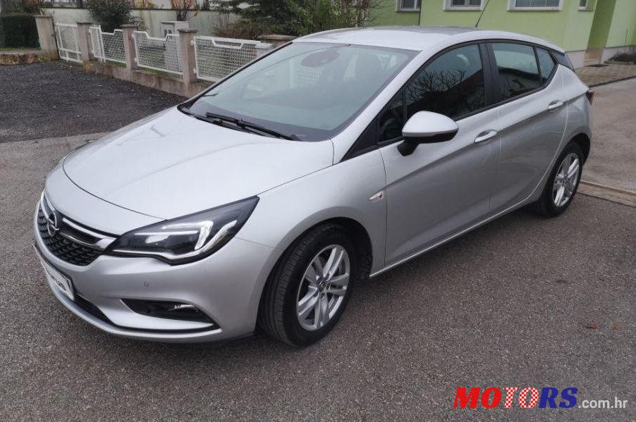2017' Opel Astra 1.4 T photo #1