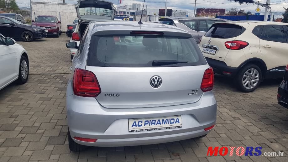 2017' Volkswagen Polo photo #5