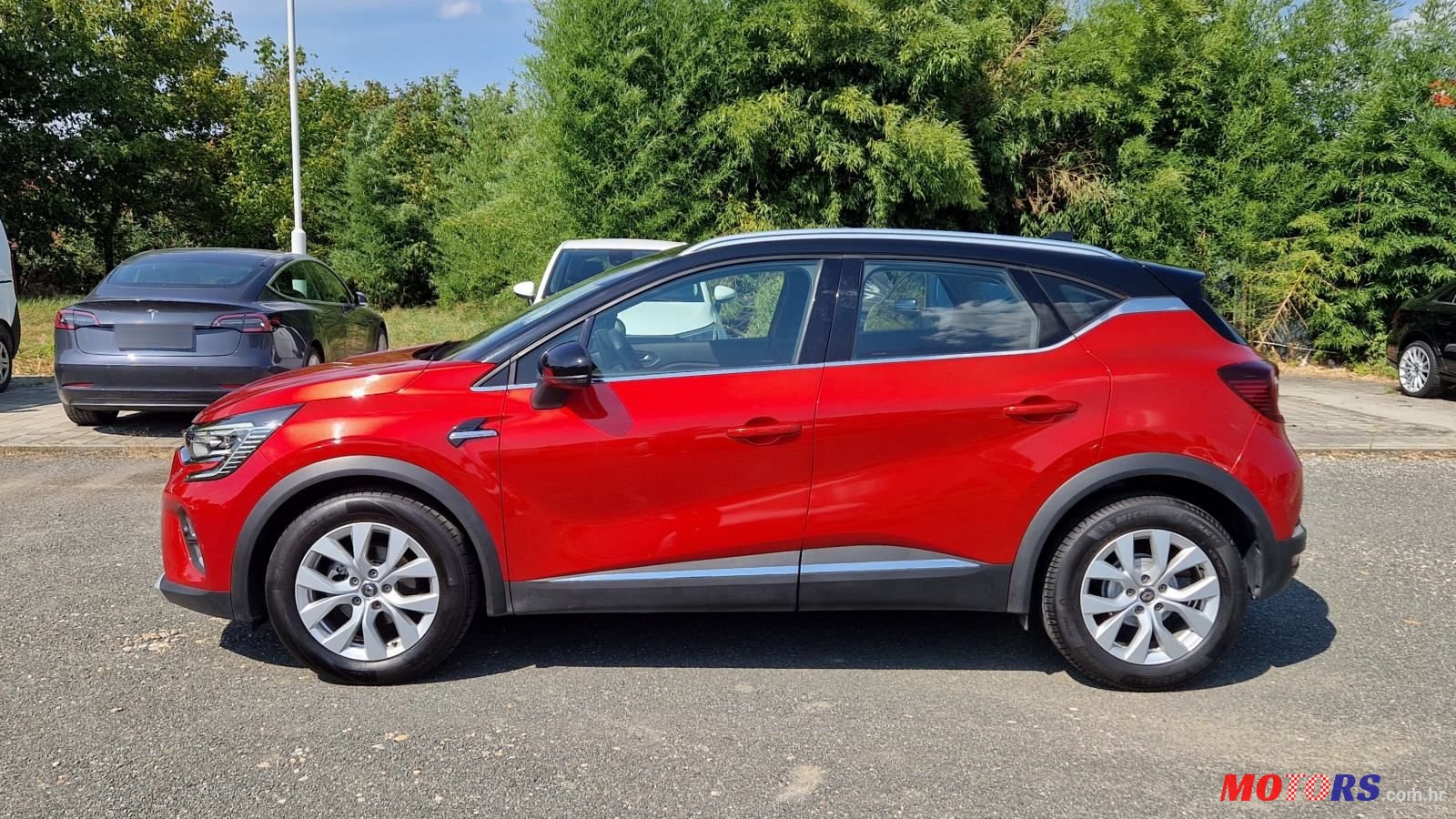 2021' Renault Captur Tce photo #2