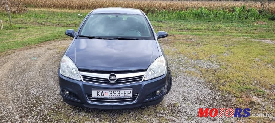 2008' Opel Astra photo #4