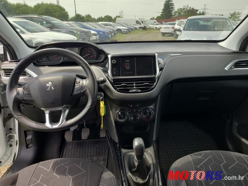 2019' Peugeot 2008 1,5 Bluehdi photo #5