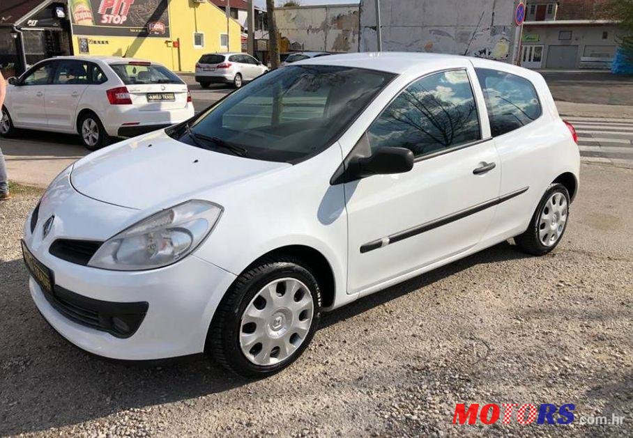 2007' Renault Clio 1,5 Dci photo #1