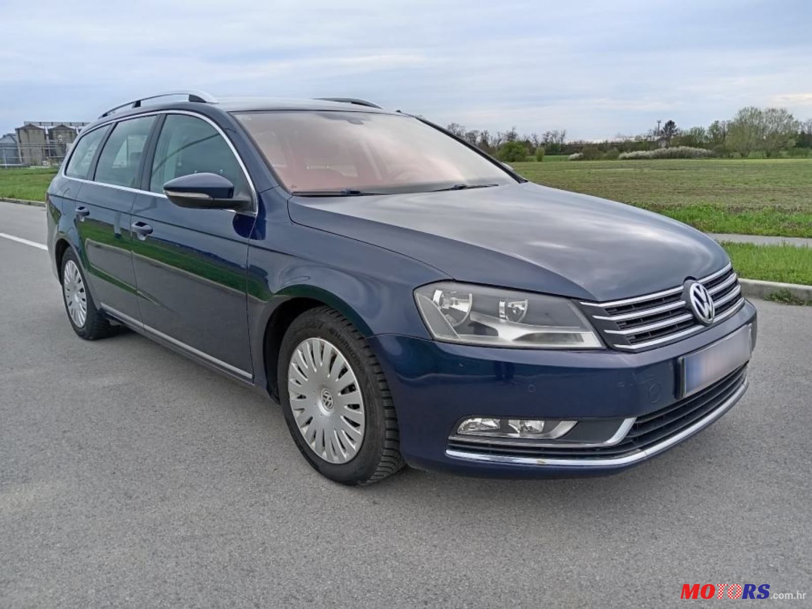 2013' Volkswagen Passat Variant photo #3