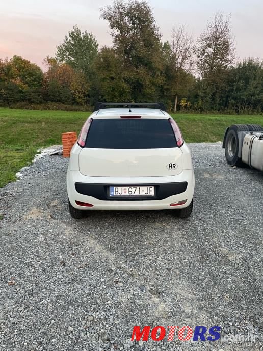 2011' Fiat Punto Evo photo #1