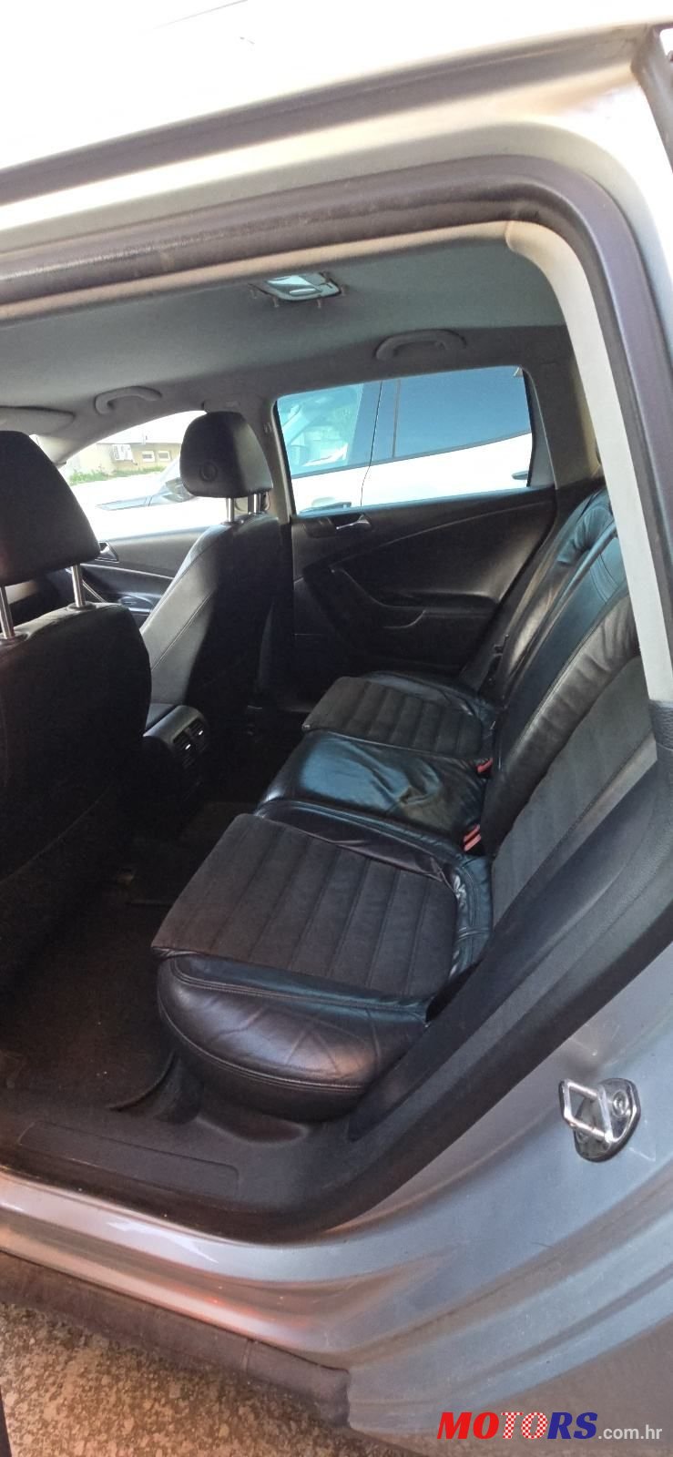 2007' Volkswagen Passat Variant photo #5