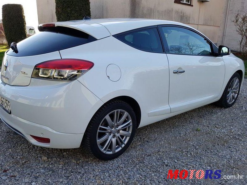 2014' Renault Megane Coupe photo #2