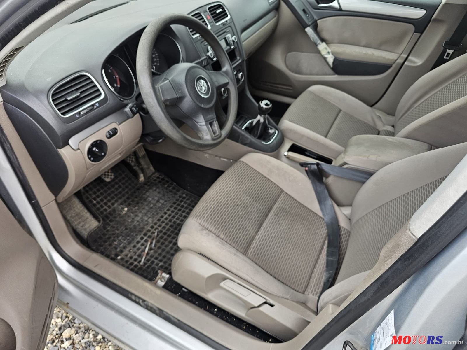 2009' Volkswagen Golf VI 1,6 photo #2