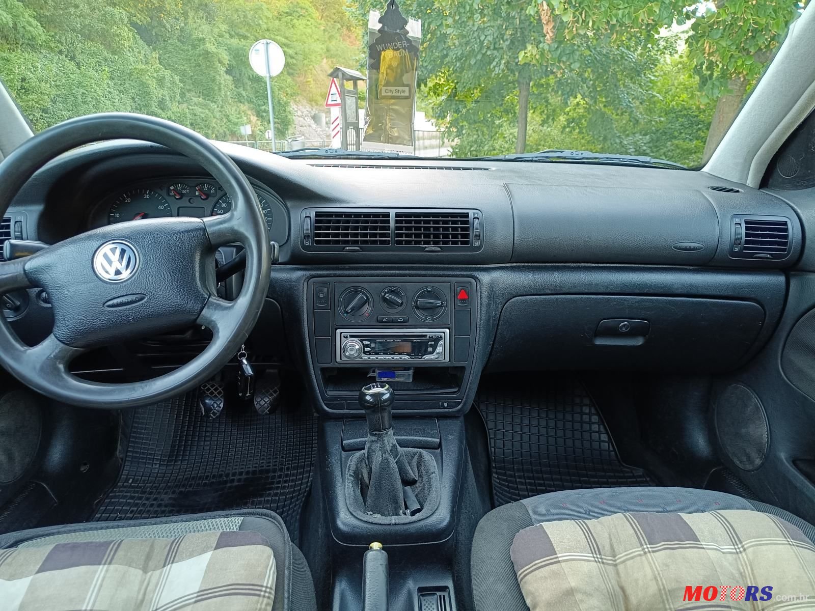 2000' Volkswagen Passat Variant photo #3
