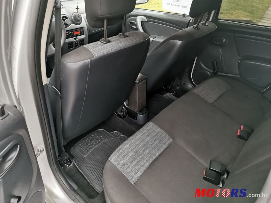 2011' Dacia Duster 1,6 16V photo #6