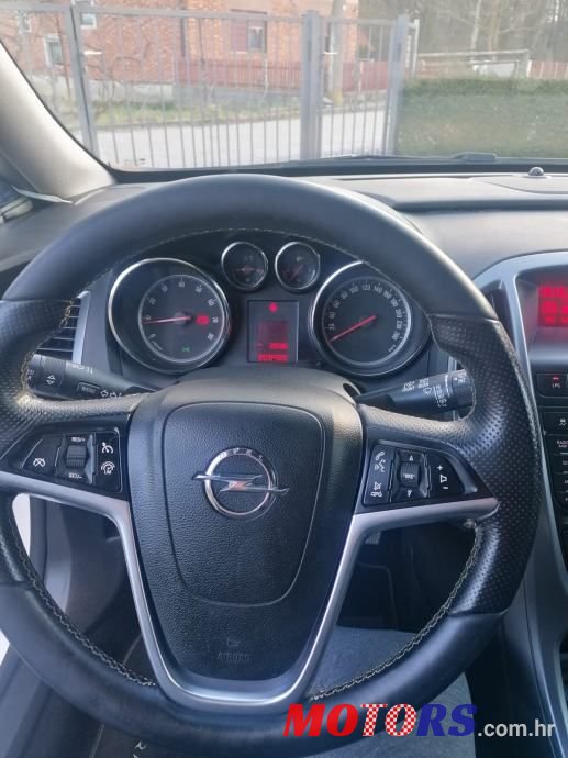 2015' Opel Astra Karavan photo #4