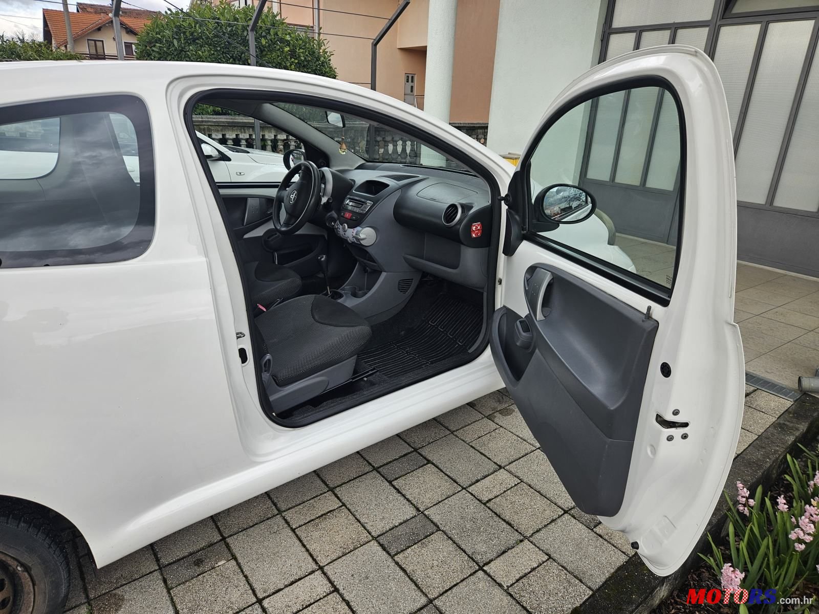 2010' Toyota Aygo 1,0 Vvt-I photo #6