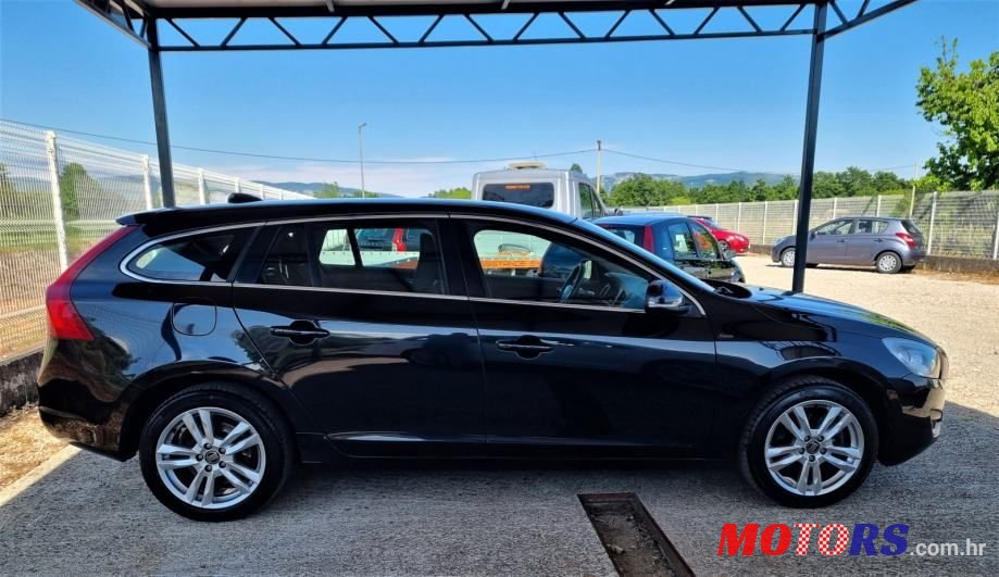 2011' Volvo V60 D3 photo #6