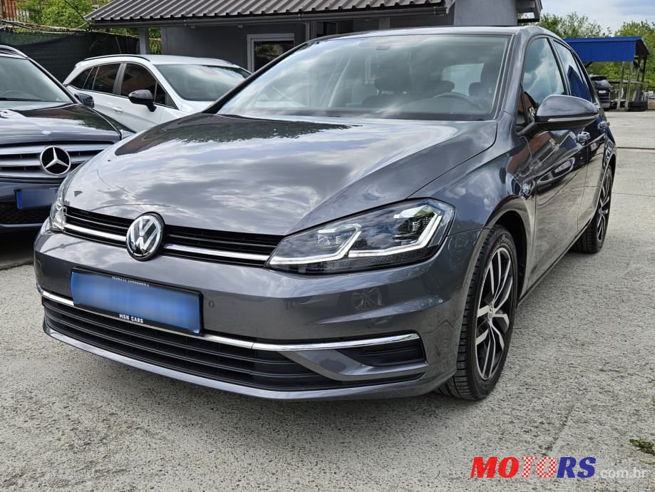 2020' Volkswagen Golf VII 1.6 Tdi photo #2