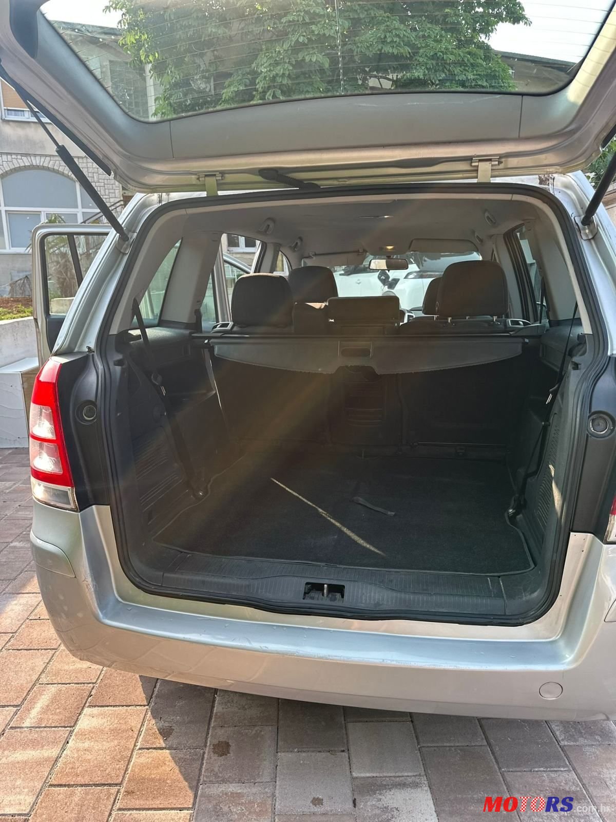 2008' Opel Zafira 1,9 Cdti photo #3