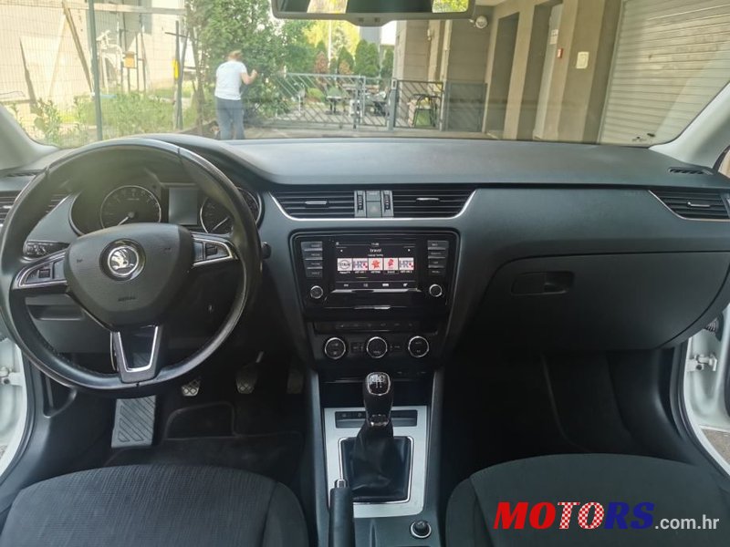 2016' Skoda Octavia Combi photo #3