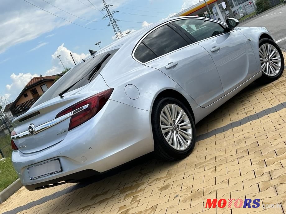 2013' Opel Insignia Sport photo #3
