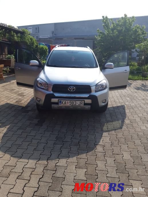 2010' Toyota RAV4 photo #6