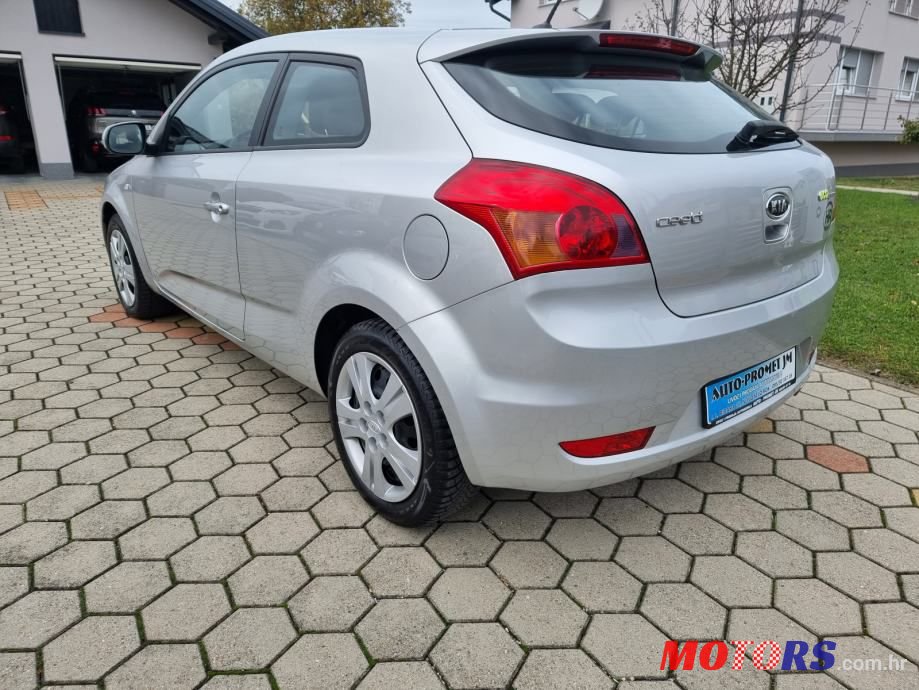 2010' Kia Pro Ceed photo #6