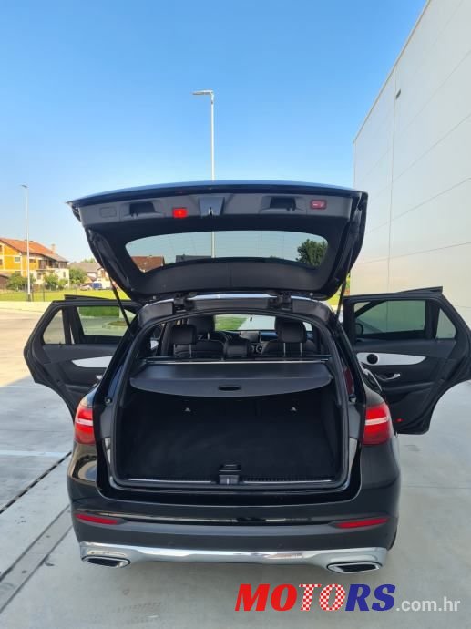 2016' Mercedes-Benz GLC 220 D photo #2