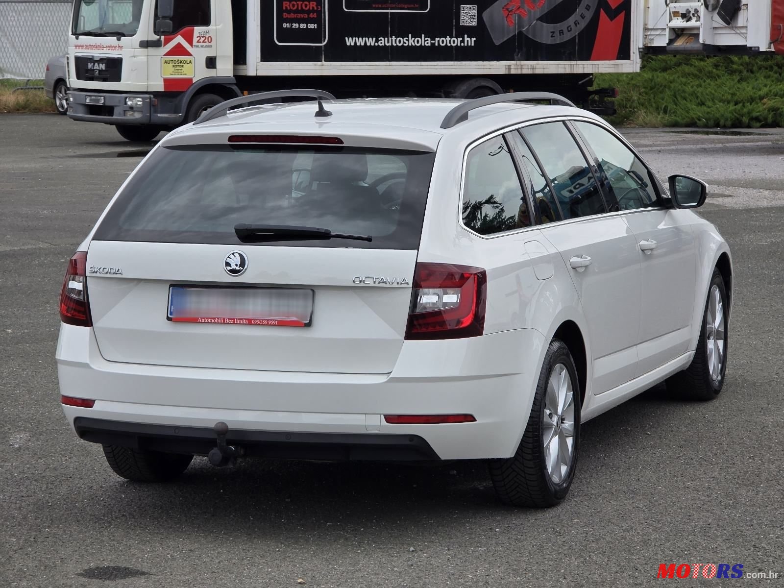 2019' Skoda Octavia Combi photo #6