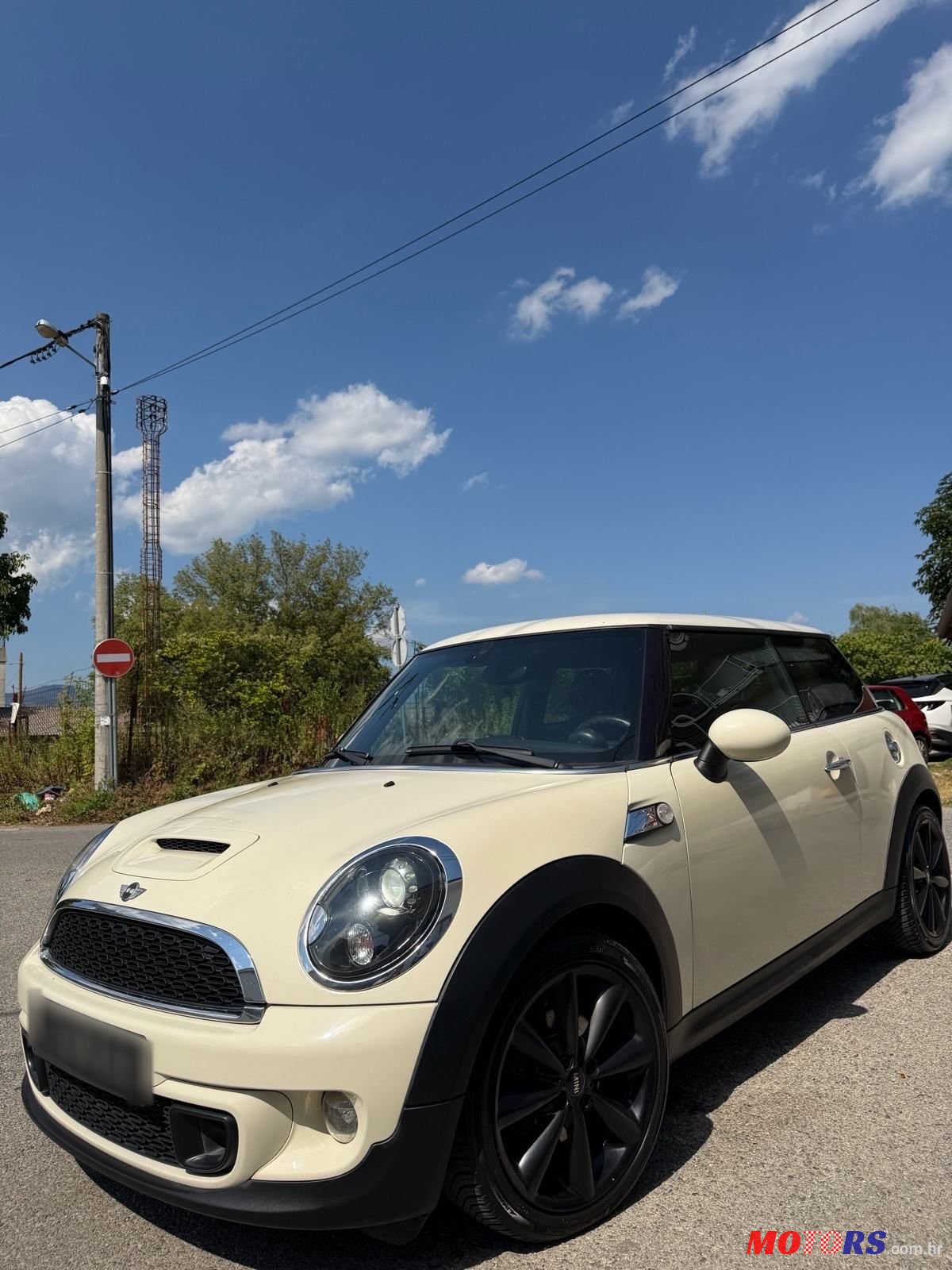 2011' MINI Cooper Cooper Sd photo #2