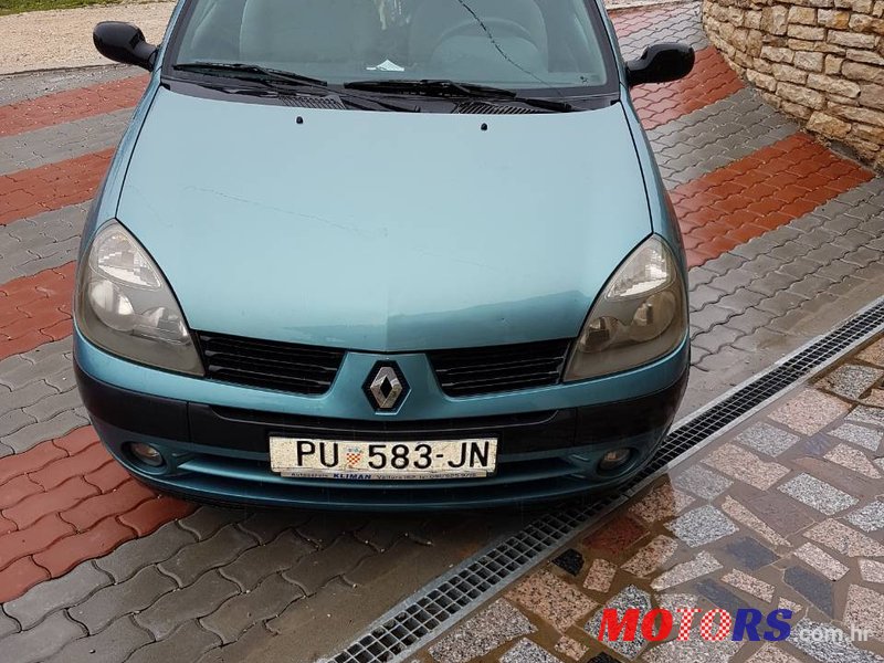 2005' Renault Clio photo #1