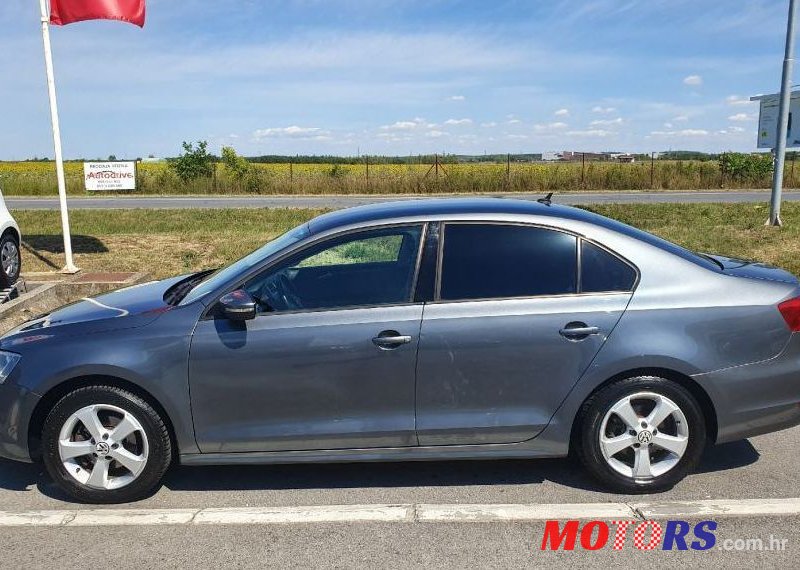 2011' Volkswagen Jetta 1,6 Tdi photo #1